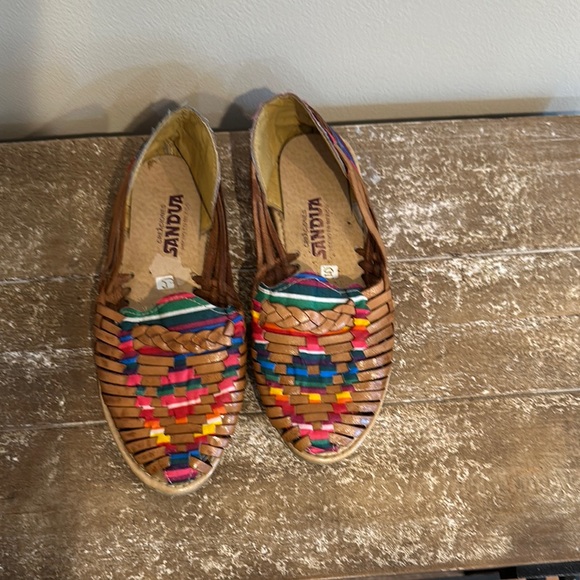 Vionic Multicolor Woven Flats made in Mexico size 7.5 - Picture 2 of 5